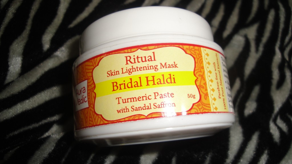 Auravedic-ritual-skin-lightening-face-mask-bridal-haldi-review