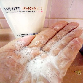 Review of LOreal Paris White Perfect Milky Foam Face Wash
