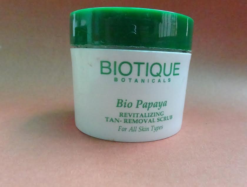 Biotique Bio Papaya Revitalizing Tan-Removal Scrub Review