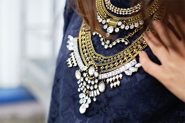 9 Tips to Help You Choose the Right Necklace for the Right Occasion